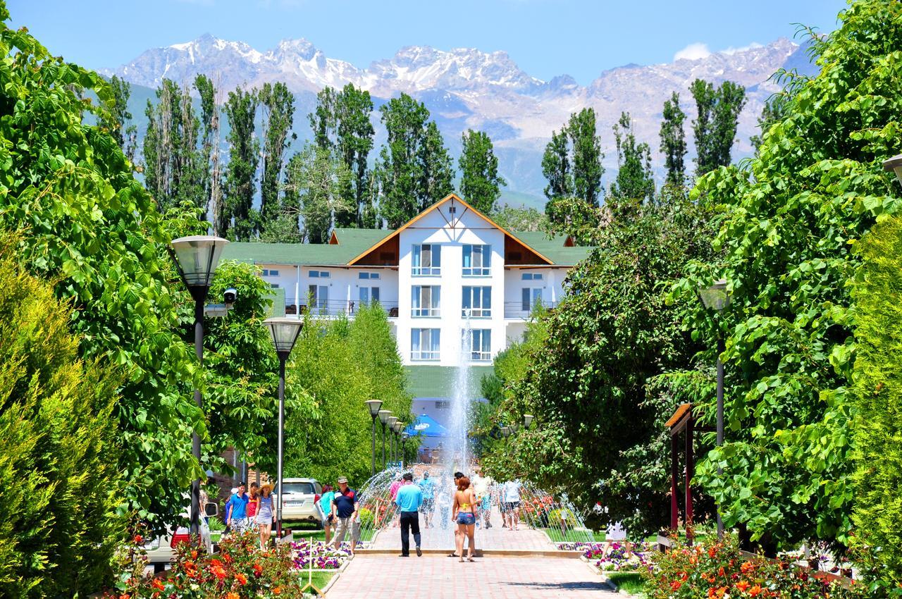 Kapriz Issyk Kul Resort Tscholponata Exterior foto